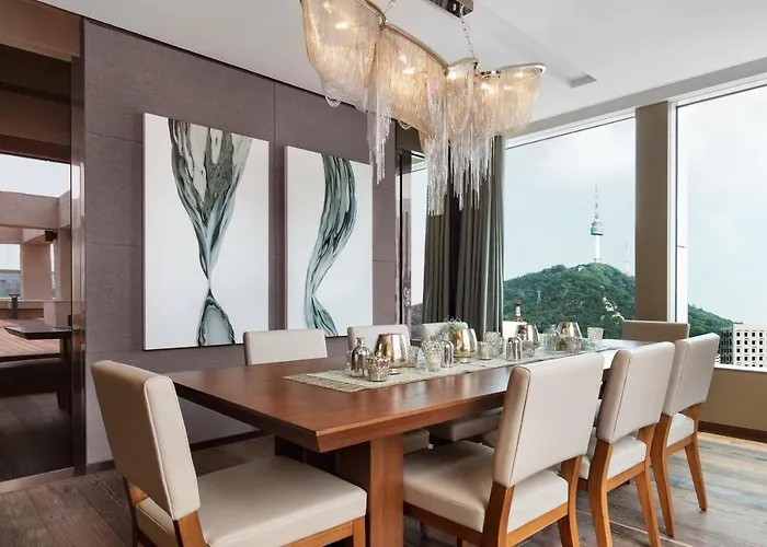 Courtyard By Marriott Myeongdong Seul