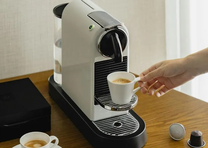 Отель Courtyard By Marriott Myeongdong Сеул
