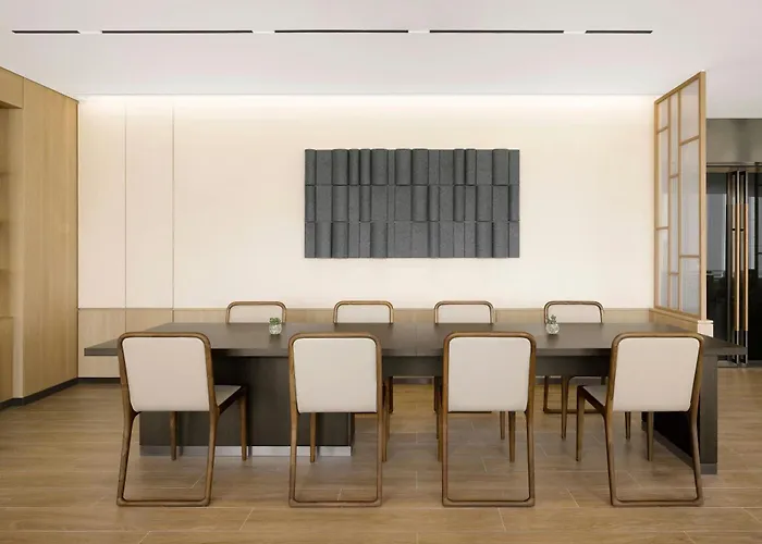 Отель Courtyard By Marriott Myeongdong