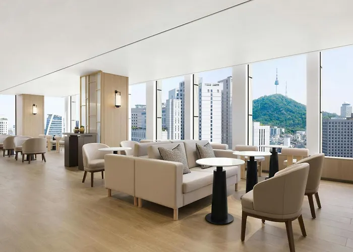 Courtyard By Marriott Myeongdong Отель 4*