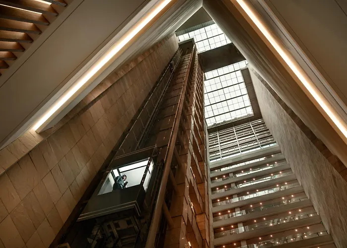 Courtyard By Marriott Myeongdong 4* Сеул