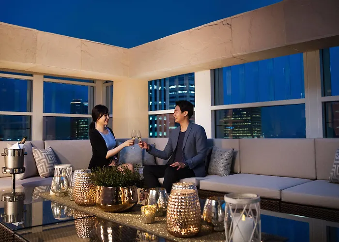Courtyard By Marriott Myeongdong 4*