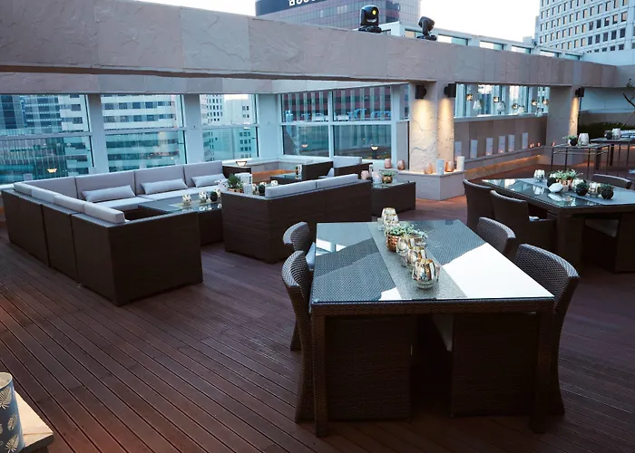 Courtyard By Marriott Myeongdong 4* Сеул