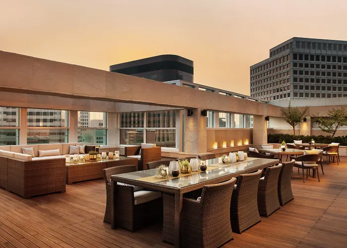 Courtyard By Marriott Myeongdong Отель Сеул