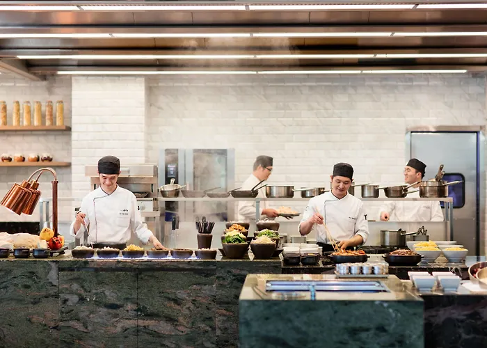 Courtyard By Marriott Myeongdong 4* Сеул