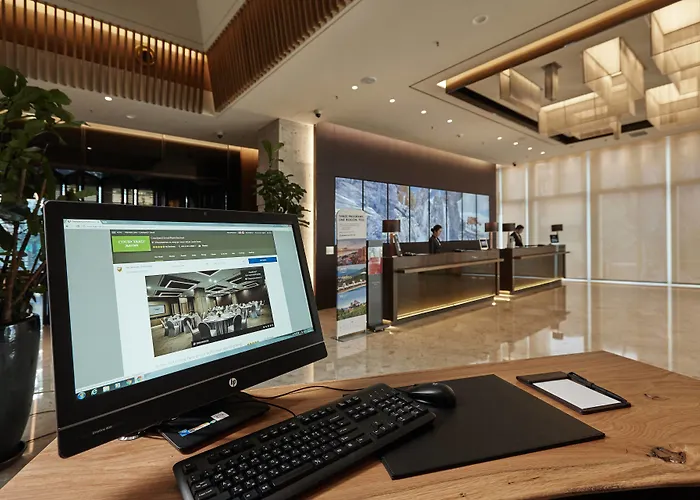 Courtyard By Marriott Myeongdong 4*
