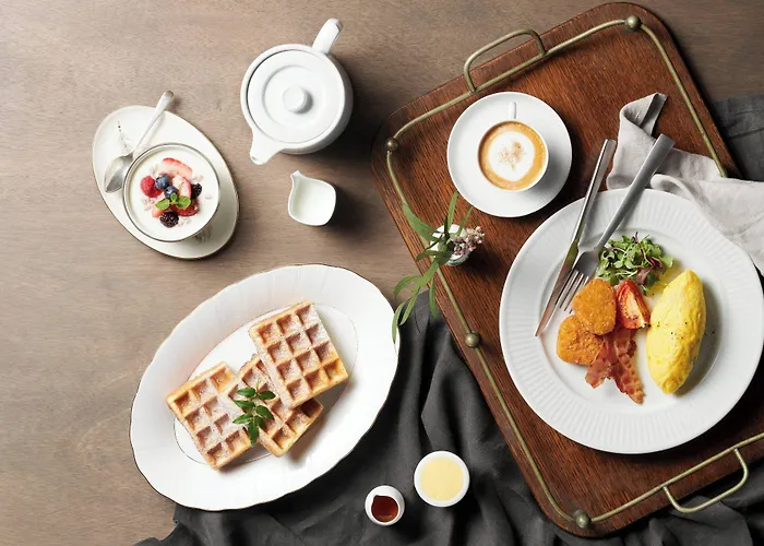 Отель Courtyard By Marriott Myeongdong 4*