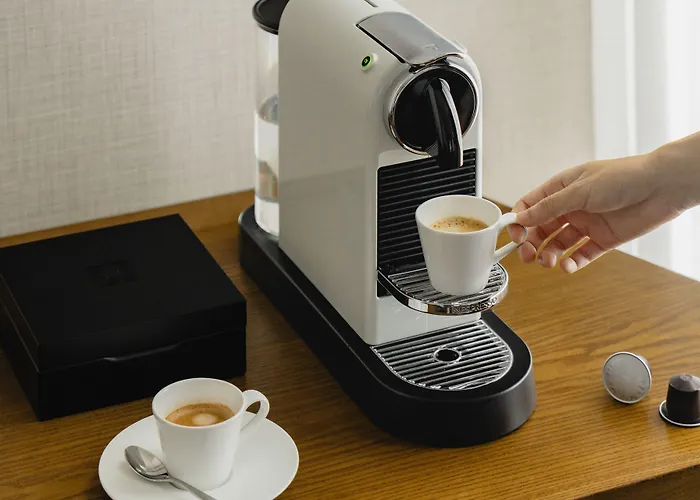 Courtyard By Marriott Myeongdong Сеул