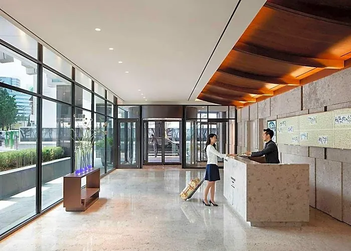 Courtyard By Marriott Myeongdong 4*