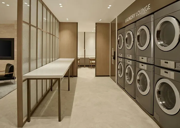 Courtyard By Marriott Myeongdong Hotel 4*