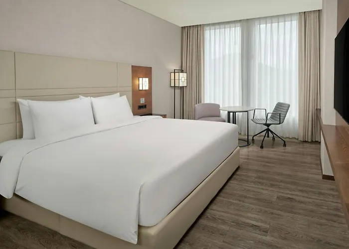 Courtyard By Marriott Myeongdong Hotel Seoel