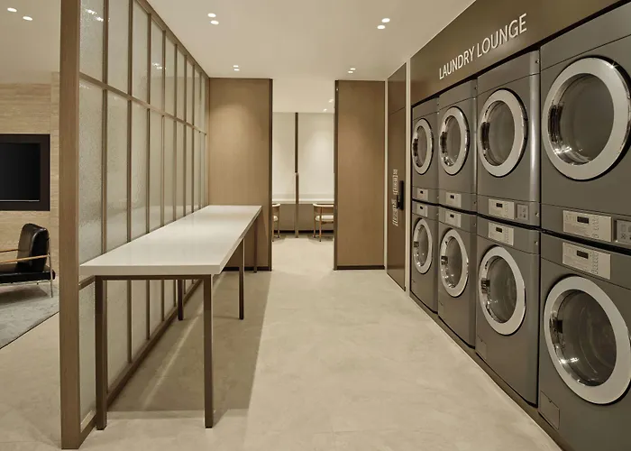 Hotel Courtyard By Marriott Myeongdong 4*