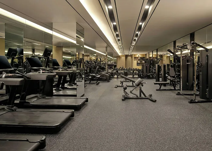 Courtyard By Marriott Myeongdong 4*